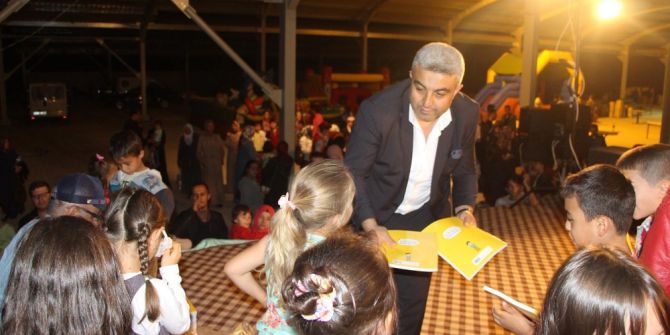 Belediye Başkanı Çalışkan, Çocuklara Dini Kitap Dağıttı