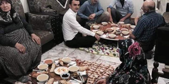 Altıntaş Kaymakamı Orucunu Şehit Ailesinin Evinde Açtı