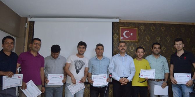 Besni’de Başarılı Öğretmenlere Teşekkür Belgesi