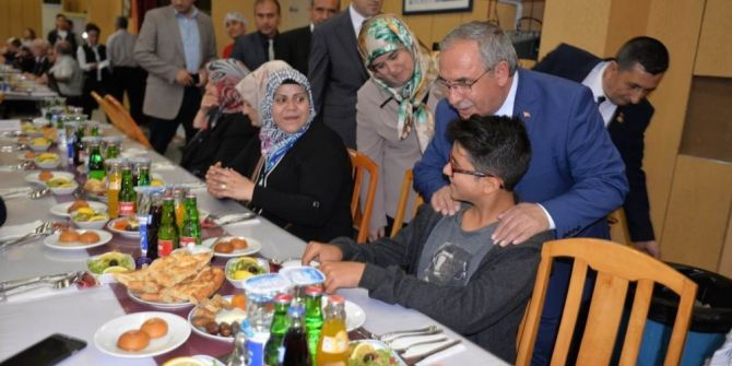 Kütahya Valiliğinden Gaziler Ve Ailelerine İftar