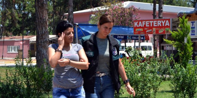 Üzerinde 3 Kilo Esrarla Yakalanan Kadın Adliyeye Sevk Edildi