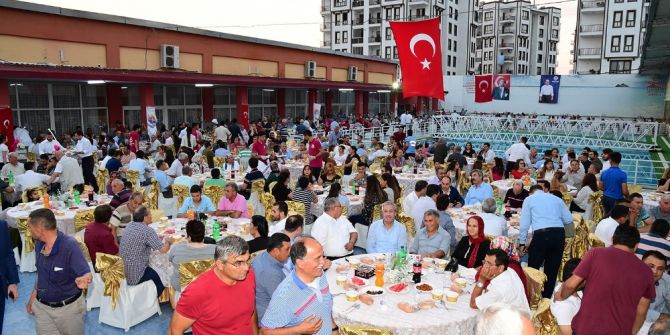Başkan Sözlü, Ceyhan’da Hemşerileriyle İftarda Buluştu