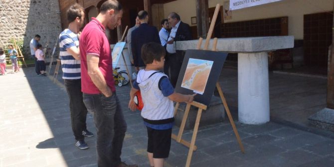 Çizimlerle 40 Hadis Sergiye Çıktı