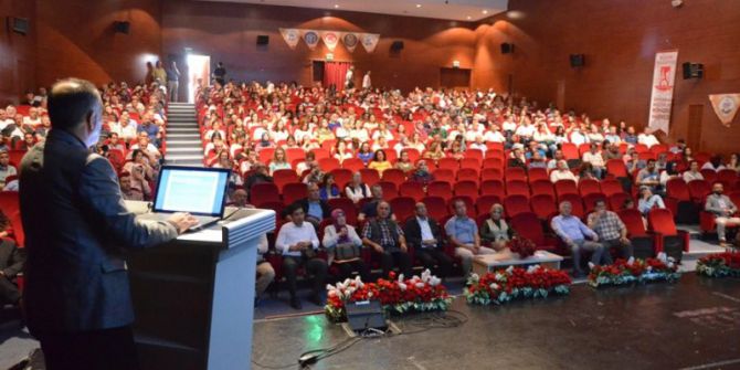 Öğretmenlere “Kuşaklar Arası Değişim Ve Türkçe” Konulu Konferans Verildi