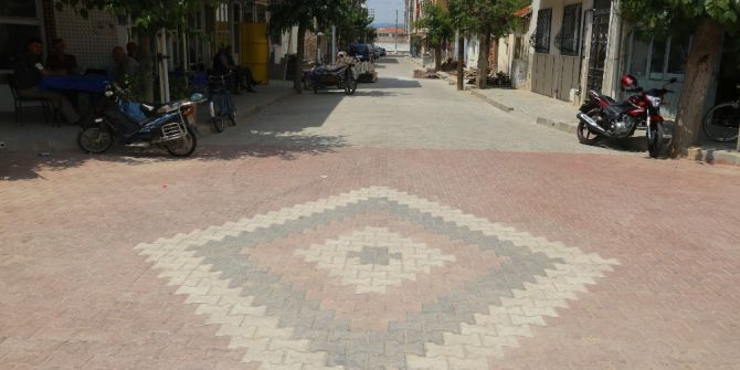 Belediyeden 5 Mahalleye 7 Bin Metrekarelik Parke Döşemesi