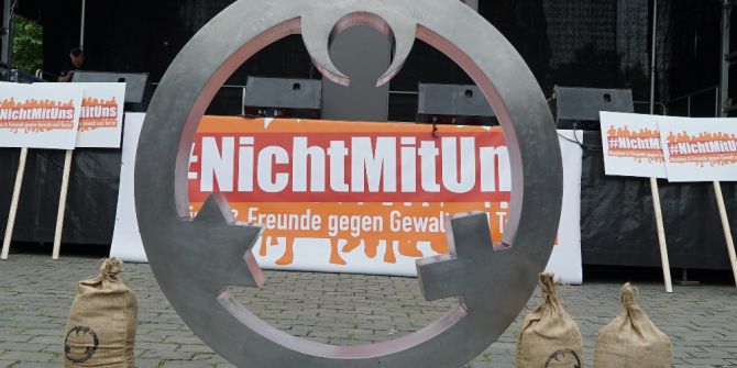 Almanya’da Müslümanlar Teröre Karşı Yürüdü