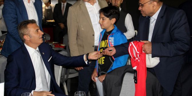 Beşiktaş Camiası İftarda Buluştu