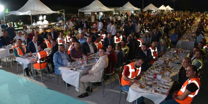 Bakan Müezzinoğlu: "Üçüncü Boğaz Köprüsü Gibi Bir Projeyi Ne Almanya’da Ne De Avrupa’da Son 10 Yılda Göremezsiniz"