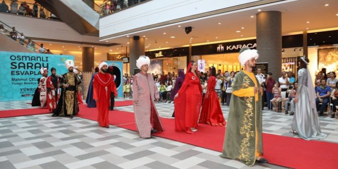 Adana’da Osmanlı Saray Esvapları Defilesi