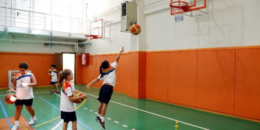 Beylikdüzü’nde 4 Bin 500 Öğrenci Yaz Spor Okulları’na Gidiyor