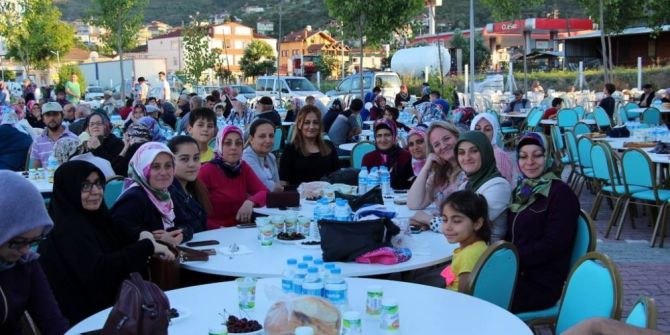 Osmaneli Belediyesi Bu Yılda "Toplu İftar Yemeği" Geleneğini Devam Etti