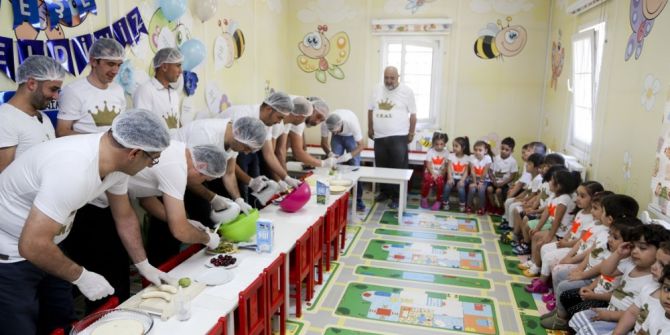 Babalar Çocukları İçin Pasta Yaptı