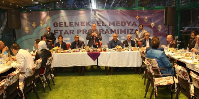 Başkan Sekmen İftarda Gazetecilerle Buluştu