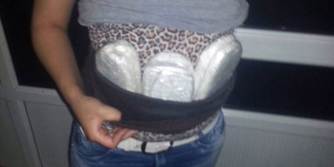 Karnına Esrar Sarıp Hamile Süsü Veren Kadın Tutuklandı