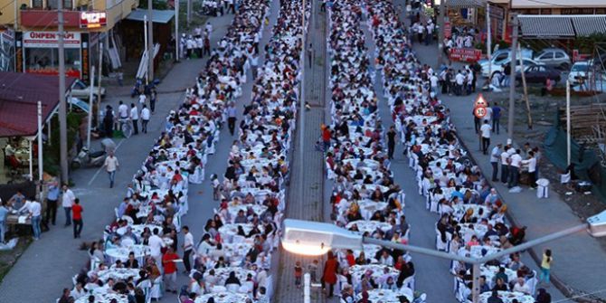 Kardeşlik Sofraları Erenler’de Kuruluyor