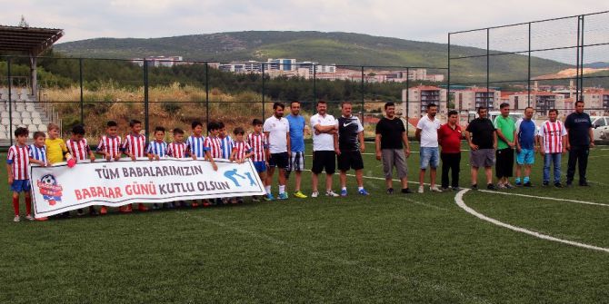 Babalar Gününde Babalar Ve Oğulları Karşı Karşıya Geldi
