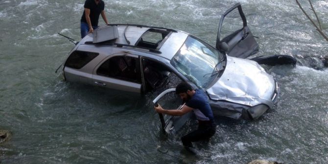 Yüksekova’da Trafik Kazası: 1 Ölü, 5 Yaralı, 3 Kayıp
