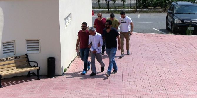 Sosyeteye Uyuşturucu Satan Mühendis Ve Öğretmen Yakalandı