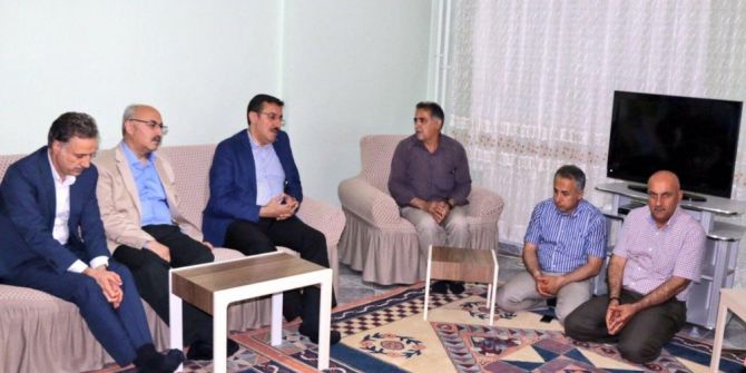 Bakan Tüfenkci, Şehit Ailelerini Ziyaret Etti