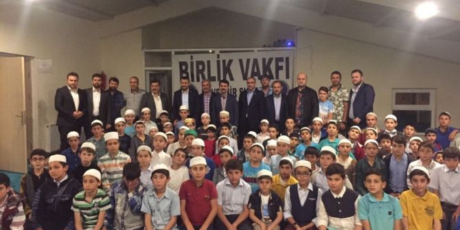 Vali Aktaş Kuran Kursu Öğrencileri İle Bir Araya Geldi