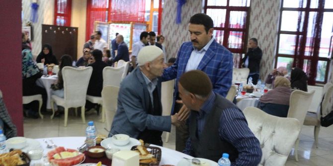 Ağrı Valisi Huzur Evi Sakinleri İle İftar Yaptı