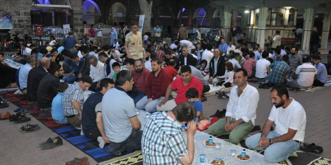 İhh’dan Ümmet İftarı