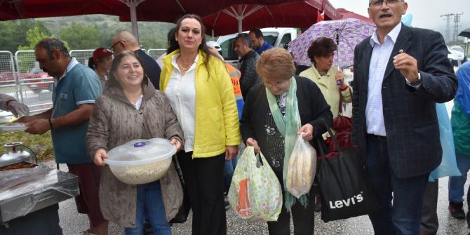 Kılıçdaroğlu’na Kızılcahamam’da Yöresel Yemek İkramı
