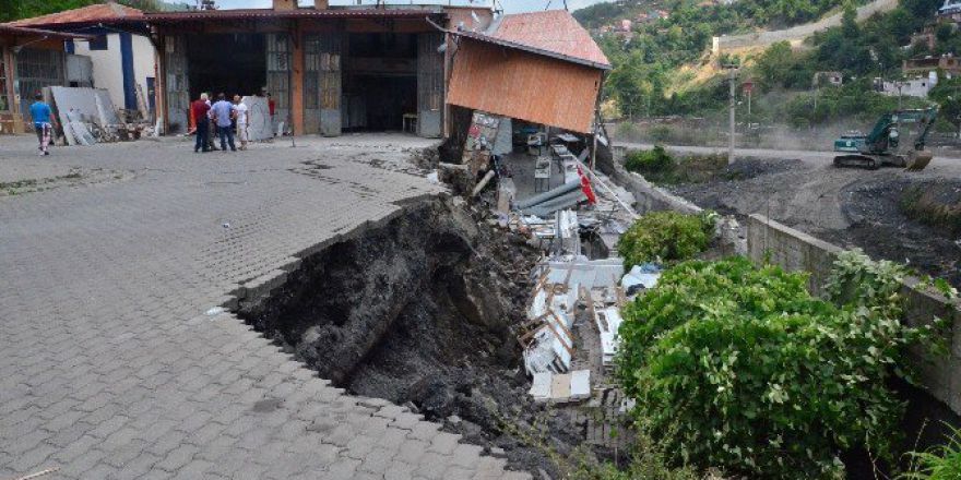 Dere Islah Çalışmasında Mermer Atölyesi Çöktü