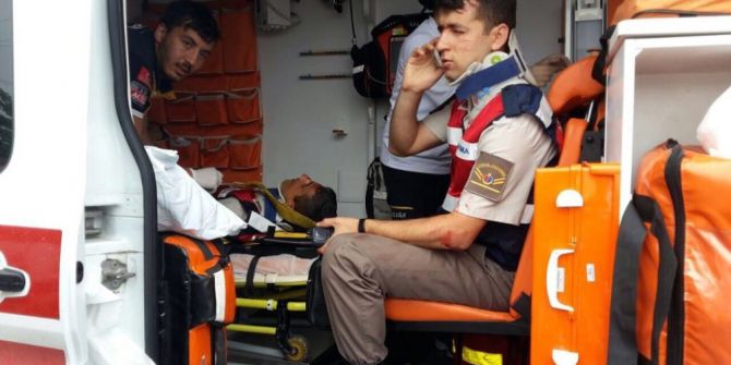 Jandarma Aracı Otomobille Çarpıştı: 1 Ölü, 2 Yaralı