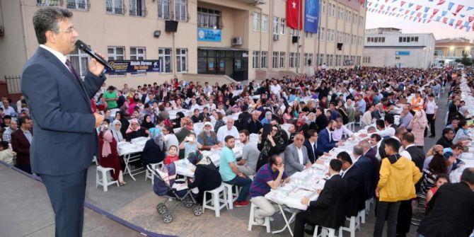 İftarda Tüm Müslümanlar İçin Dua