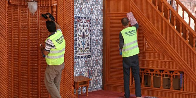 Buca Camilerinde Bayram Temizliği