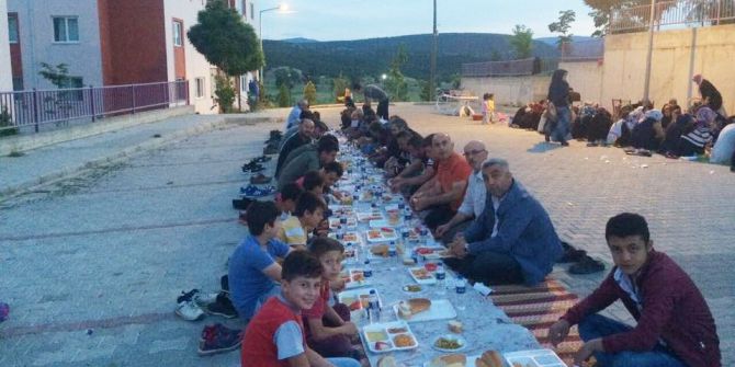Hisarcık Deprem Konutlarında Toplu İftar