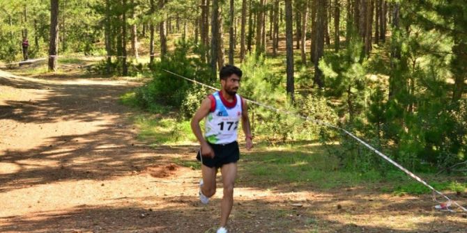 Türkiye Dağ Koşusu Şampiyonası Ve Milli Takım Seçmeleri Muratdağı Termal Kayak Merkezinde Yapıldı