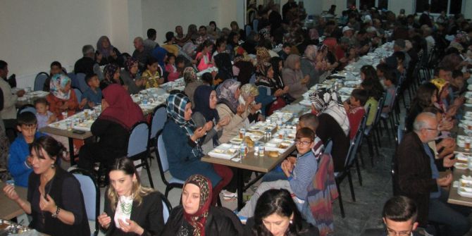 Mahmudiye’de Yağmur İftara Engel Olmadı