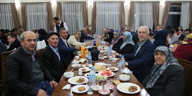 Kütahya Belediyesinden Şehit Aileleri Ve Yakınlarına İftar