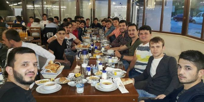 Başkan Duymuş, Gençlerle İftar Sofrasında Buluştu