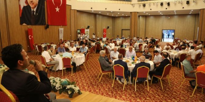 Çelikcan Pehlivanlarla İftar Yaptı