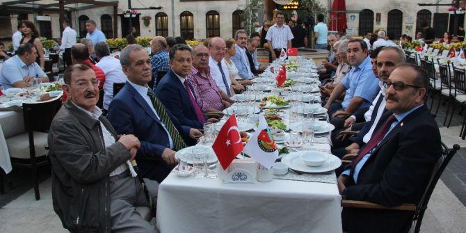 Gazeteciler, Gaziantep’teki İftar Yemeğinde Buluştu