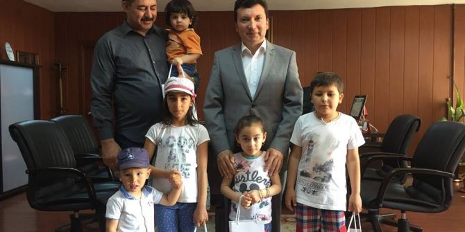 Ramazan Ayına Özel Çocuk Paketi Dağıtımları Devam Ediyor