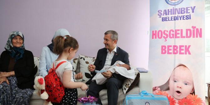 Başkan Tahmazoğlu, 70 Bininci Bebeği Ziyaret Etti