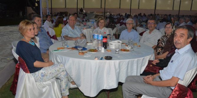 Efeler Belediyesinden Geleneksel İftar Yemeği