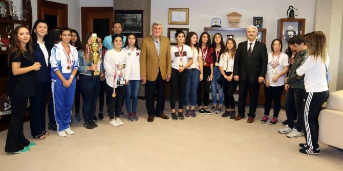 Başkan Karaosmanoğlu: “65 Yaşındayım Her Gün Spor Yapıyorum”