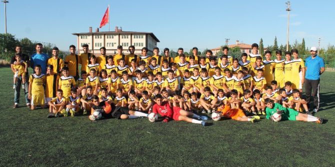 Sporcular Yaz Spor Okuluna Yoğun İlgi Gösteriyor