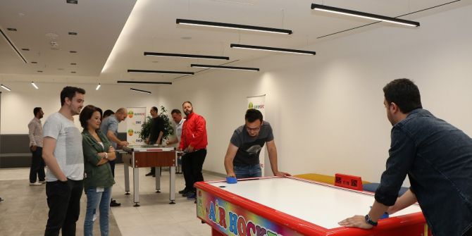 Babalar Çocukluğuna Döndü