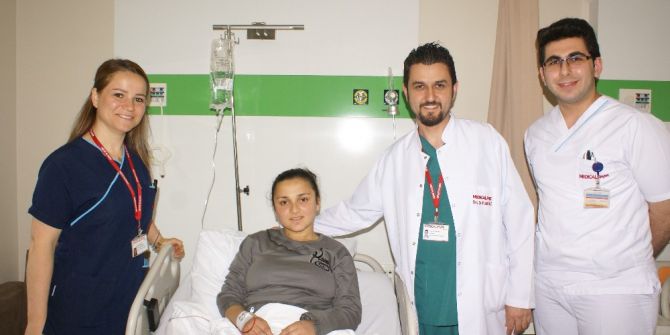 Safra Kesesindeki Taş 15 Dakikada Çıkarıldı