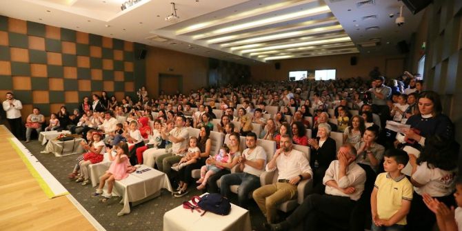Geleceğin Tiyatrocuları İzleyenleri Güldürdü