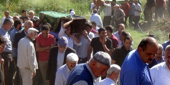 Zap Suyundaki Kazada Hayatını Kaybedenler Toprağa Verildi