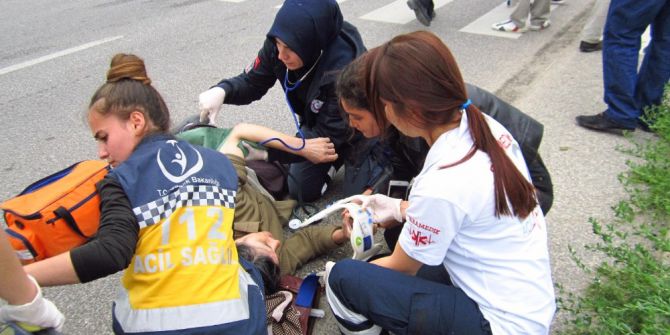 Pazara Giderken Minibüs Çarptı