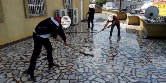 Cezalarını Kamu Yararına Çalışarak Çekiyorlar