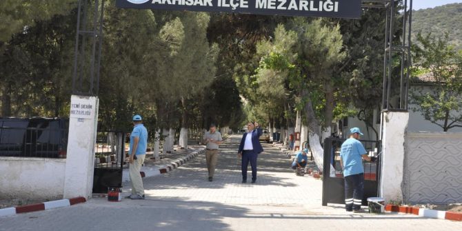 Mezarlıklarda Bayram Hazırlığı